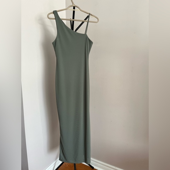 Women’s Asymmetrical Strap  One Shoulder Green Maxi Dress - Picture 5 of 11